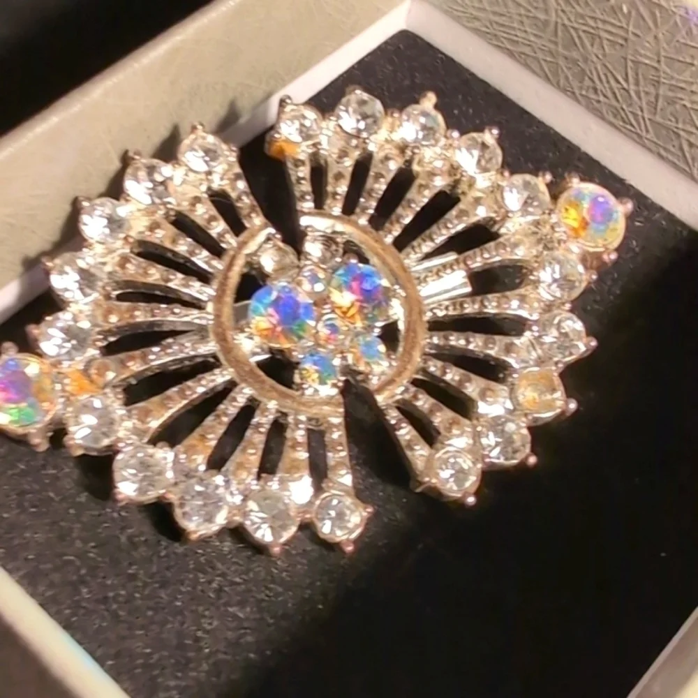 Vintage Blue Rhinestone Silver Tone fower Pin Brooch